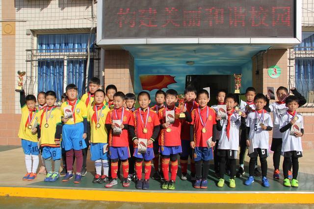 阿图博卢与尤文、那不勒斯接触，弗赖堡降价至1500万